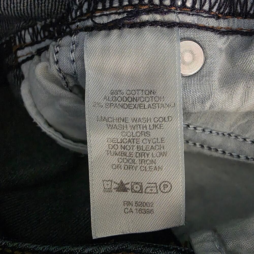DKNY Jeans Women's Raw Hem Shorts Size 12 - Picture 5 of 8